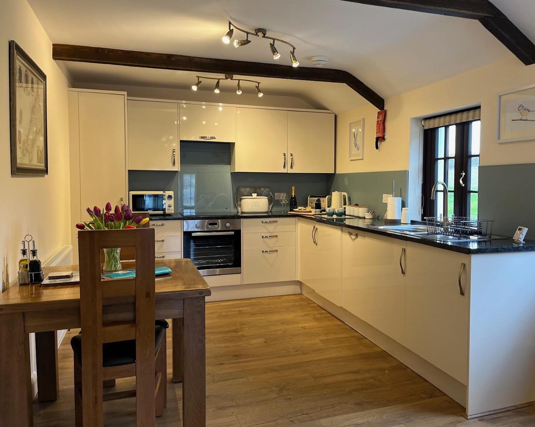 Appartement Maple & Beech Barns à Truro Extérieur photo